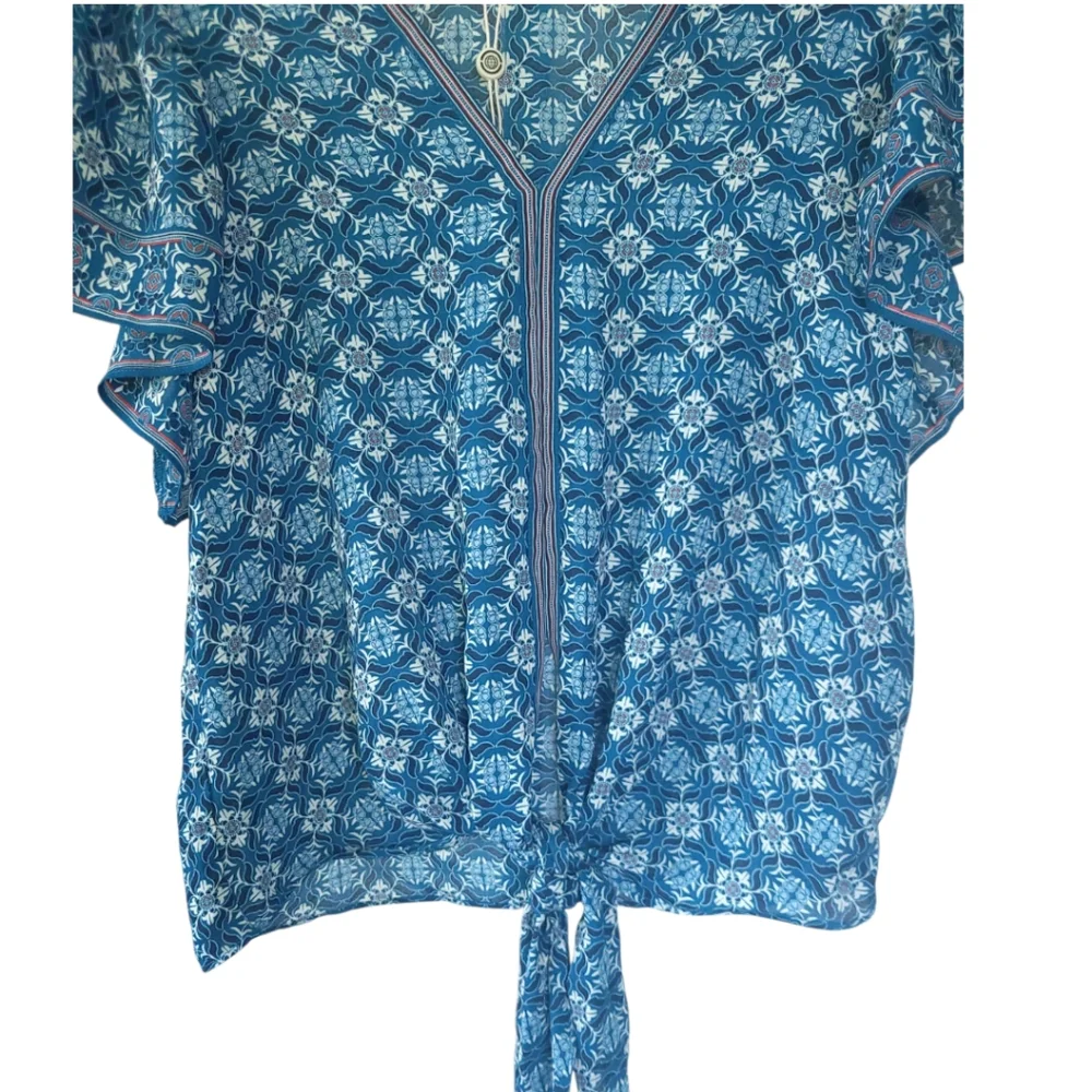 Max Studio Coastal Boho Tile Print Tie Front Blouse M Flutter Sleeve Summer NWT - Picture 5 of 10